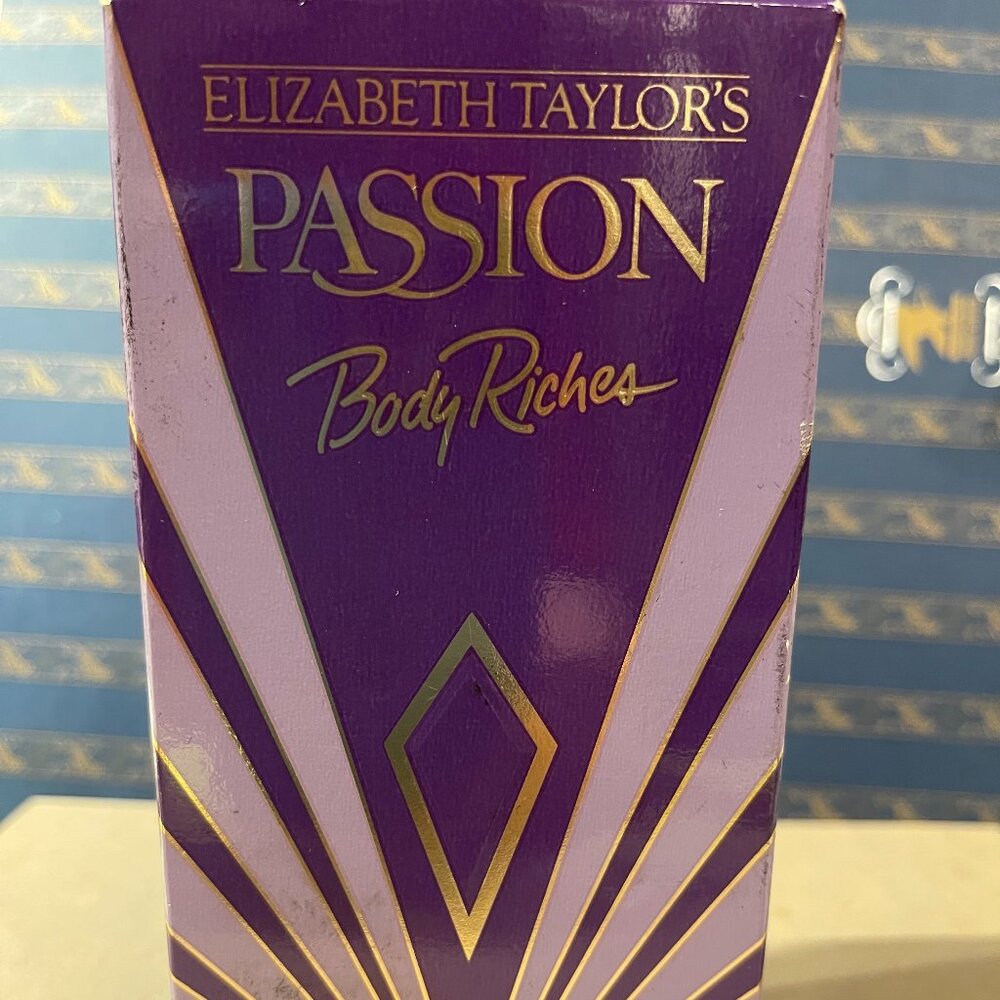 Elizabeth Taylor's Passion Body Riches Perfumed Body Oil Spray - 5 fl. oz.
